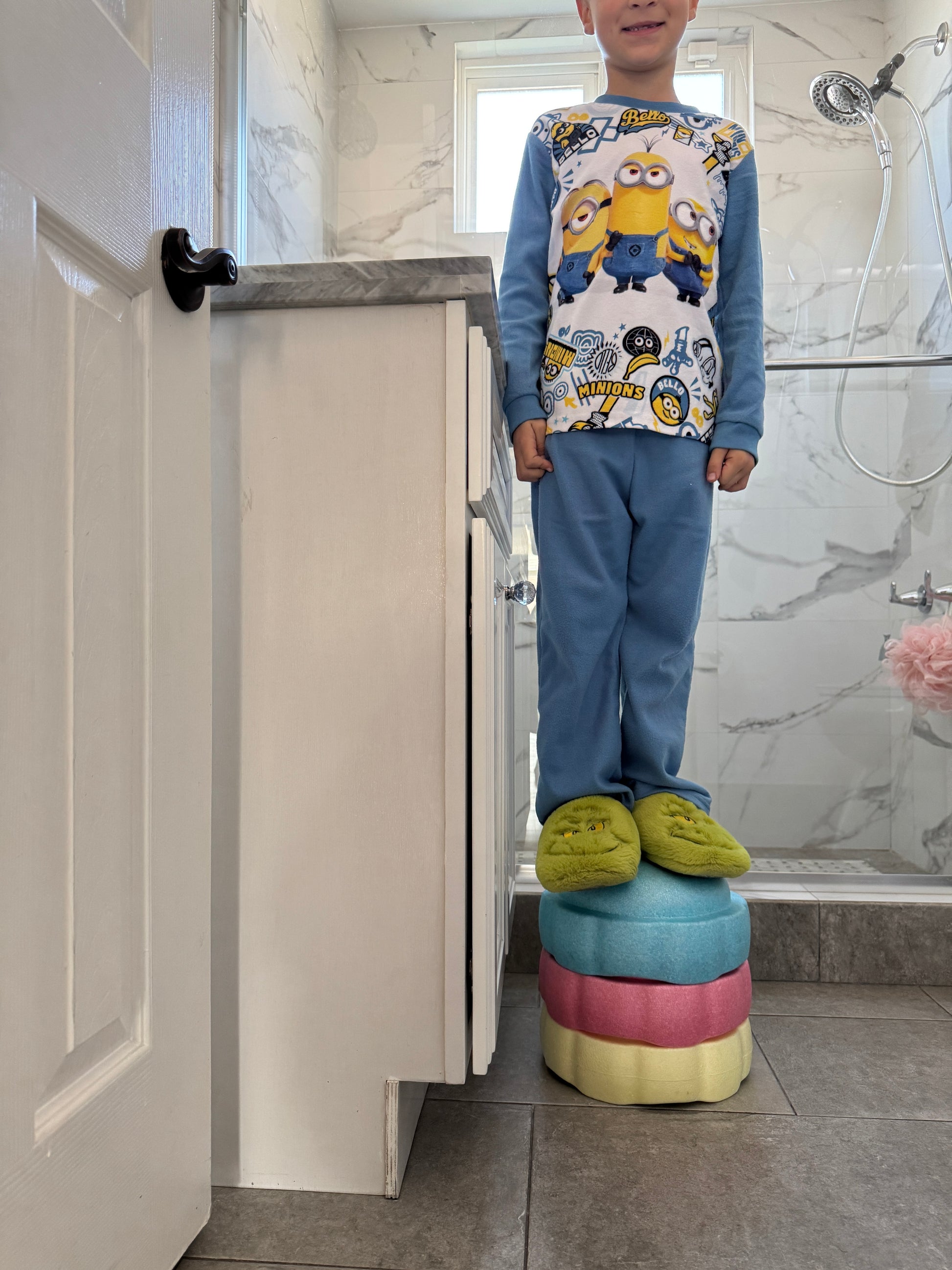 Colorful fun versatile stacking stones, stepping stones made out of lightweight Expended Polypropylene foam for kids for movement, open ended play, active learning, creativity, exercise, social development, motor development, cognitive development. can be combined with the balance board