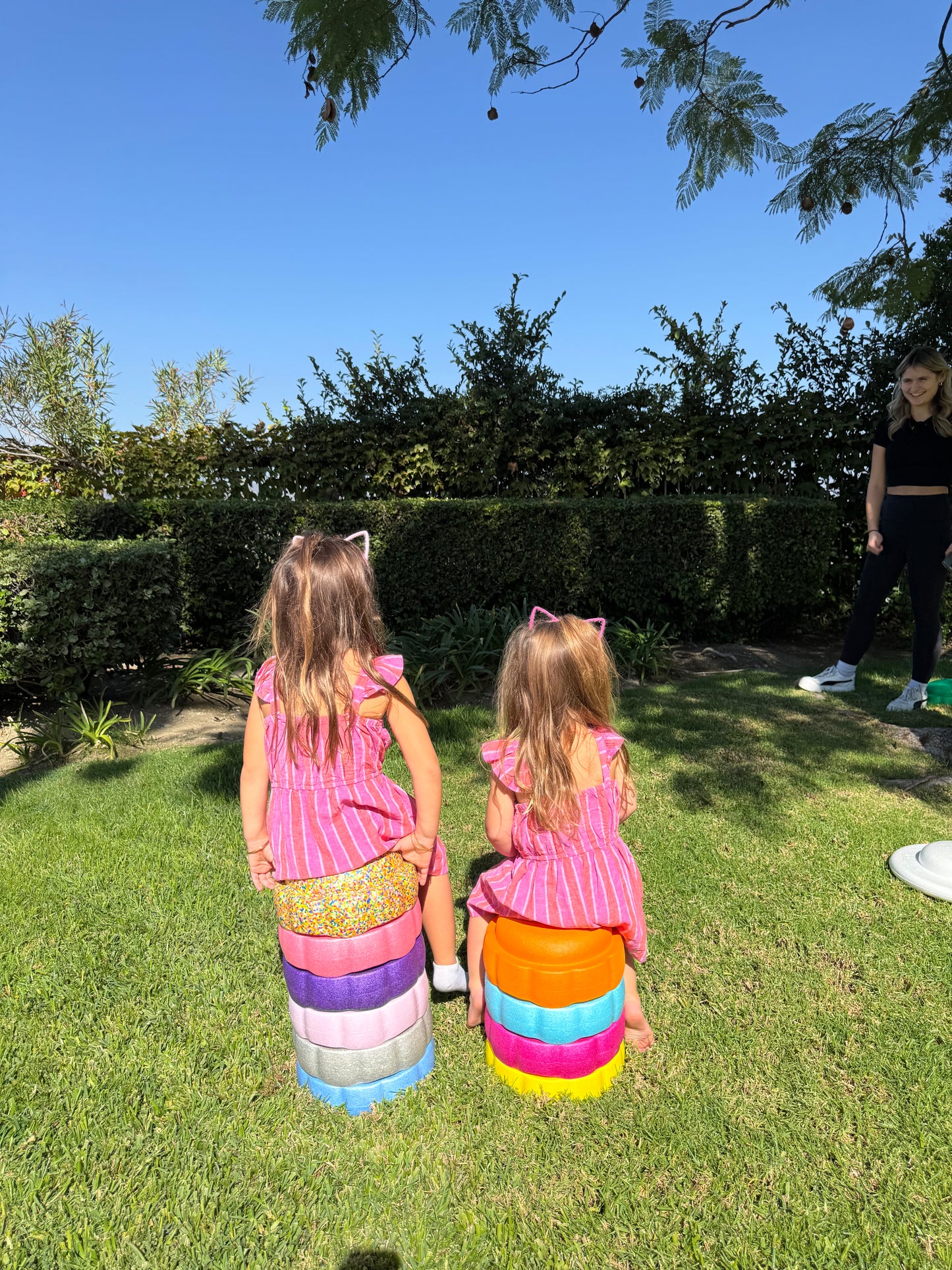 Colorful fun versatile stacking stones, stepping stones made out of lightweight Expended Polypropylene foam for kids for movement, open ended play, active learning, creativity, exercise, social development, motor development, cognitive development. can be combined with the balance board